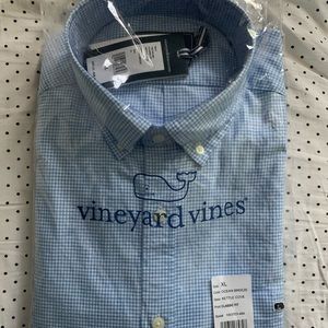 Vineyard vine men’s button down shirt